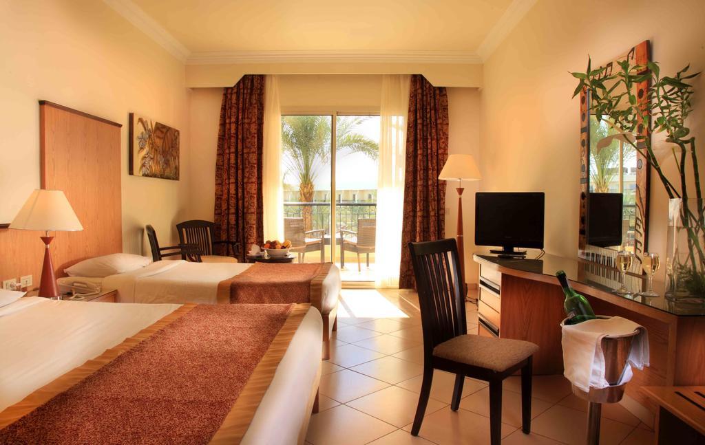 מלון שארם א-שייח Xperience Kiroseiz Aquapark Premier-Naama Bay מראה חיצוני תמונה A room at the Hilton Sharm El Sheikh