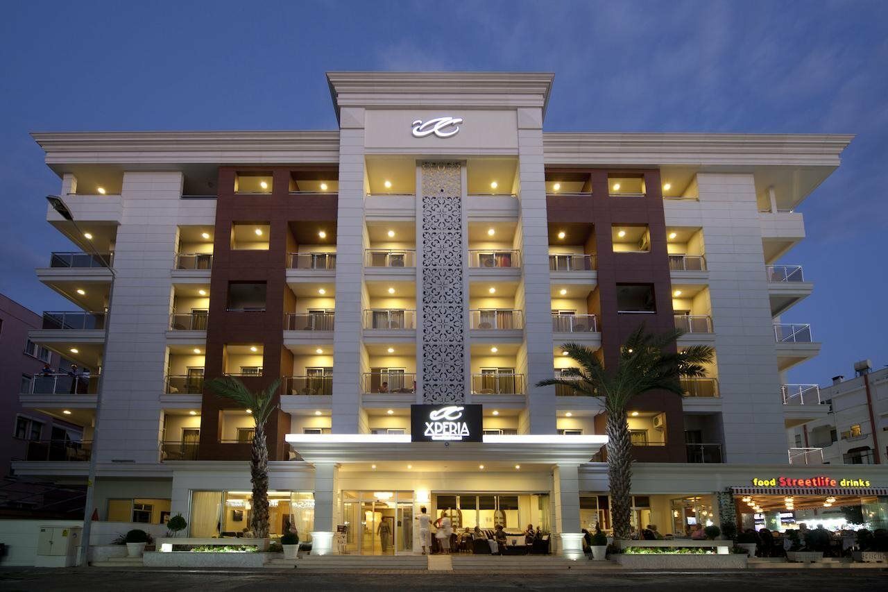 מלון שארם א-שייח Xperience Kiroseiz Aquapark Premier-Naama Bay מראה חיצוני תמונה The hotel at night